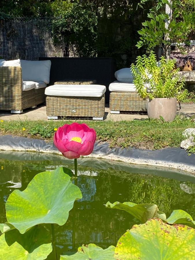 Une Vie En Rose Pressagny l'Orgueilleux ภายนอก รูปภาพ