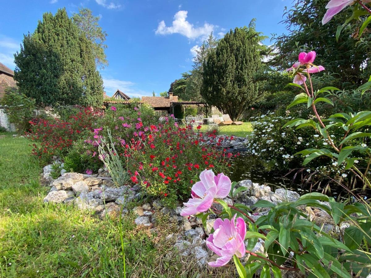 Une Vie En Rose Pressagny l'Orgueilleux ภายนอก รูปภาพ