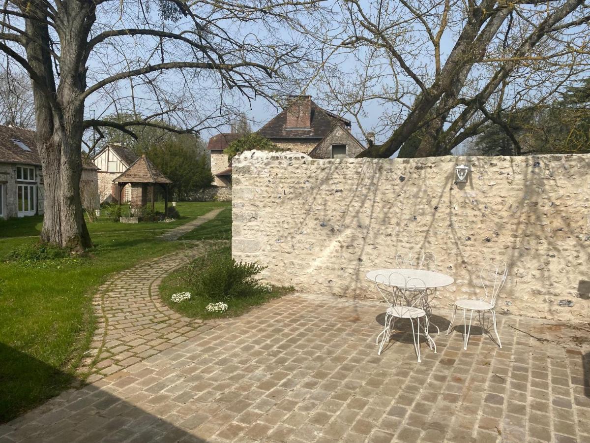 Une Vie En Rose Pressagny l'Orgueilleux ภายนอก รูปภาพ